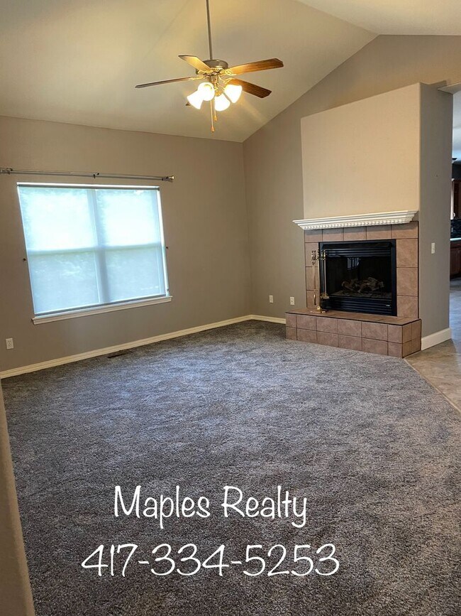 Building Photo - 4 bedroom EXECUTIVE HOME for lease in Bran...