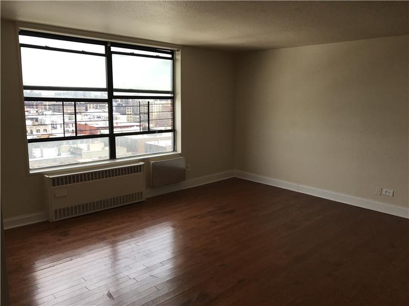 Foto del edificio - 3345 Broadway