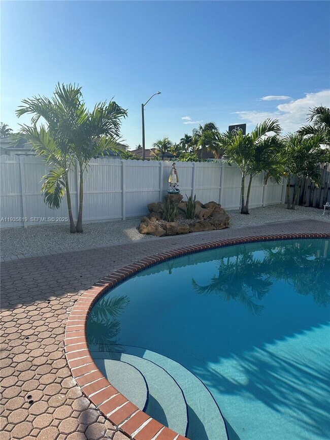 Foto del edificio - 16620 SW 141st Ct