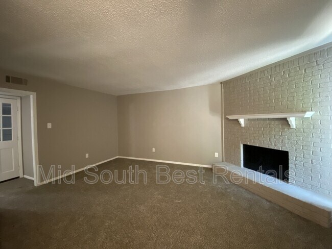 Building Photo - 5732 Woodbourne Ct
