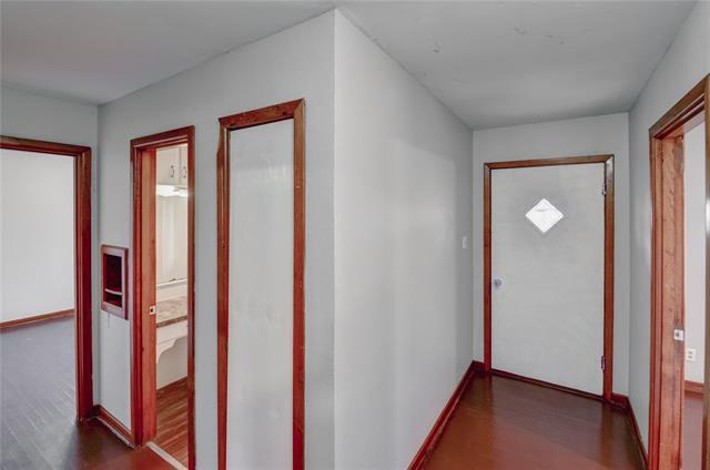 Foto del edificio - 1002 N Stewart St