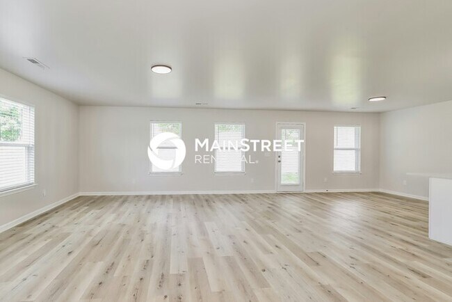 Foto del edificio - 3 Bedroom Pet-Friendly Home in BURLINGTON,...