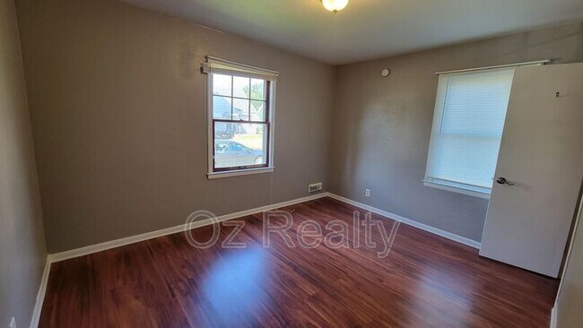 Building Photo - 811 Annabelle Dr