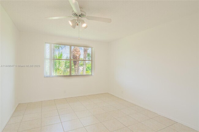 Building Photo - 9033 Wiles Rd