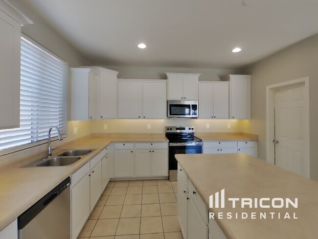Foto del edificio - 10555 W Crown King Rd
