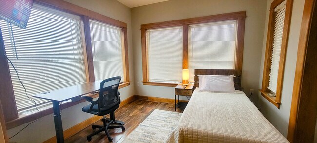 Foto del edificio - 11433 Ashbury Ave