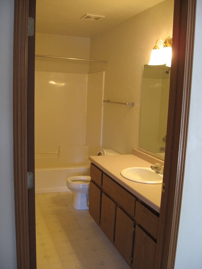 Bath - Burgundy Chateau Senior Apartments
