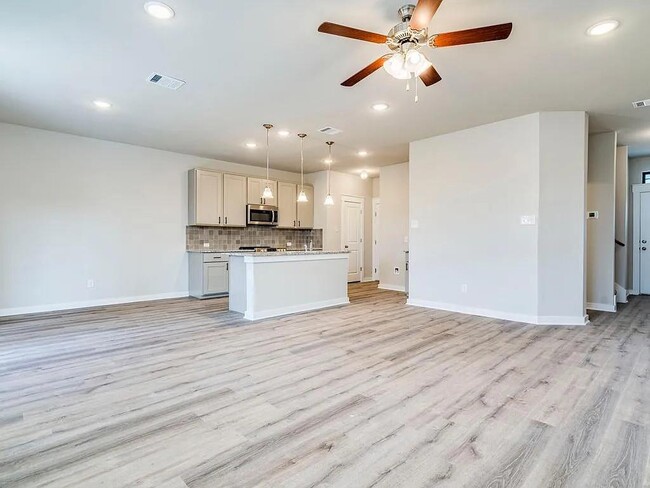 Building Photo - 515 Fieldwood Dr