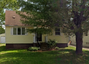 Building Photo - 1079 North Ave