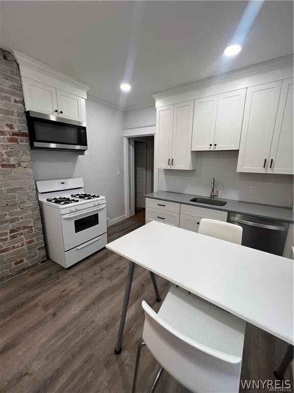 Building Photo - 475 Prospect Ave