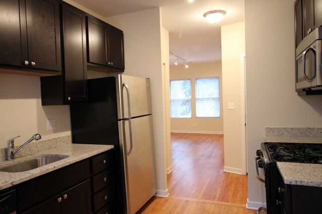 Stainless Steel Appliances incl Dishwasher - 6975 N Greenview Ave