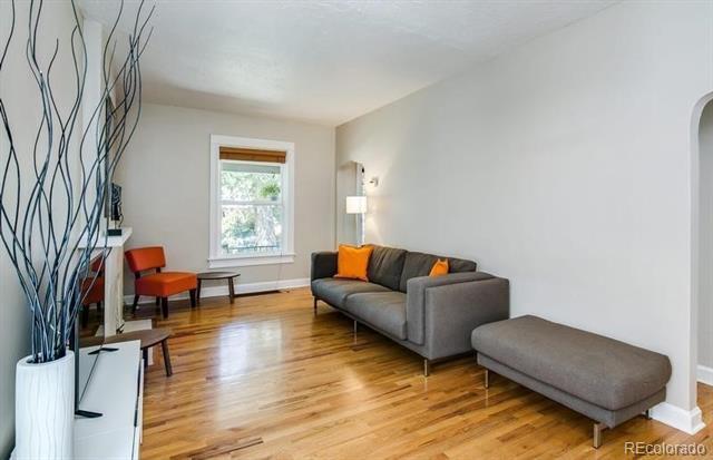 Foto del edificio - 284 S Lafayette St