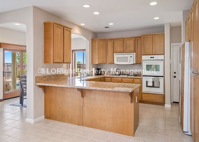 Foto del edificio - AVAILABLE SEPTEMBER- Beautiful Home in Paso Robles - 4 Bed / 4 Bath