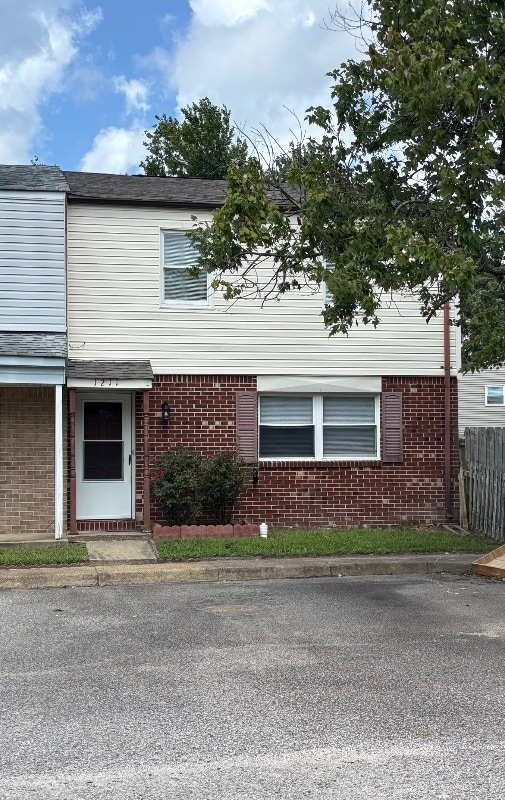 Building Photo - 1211 Warwick Dr