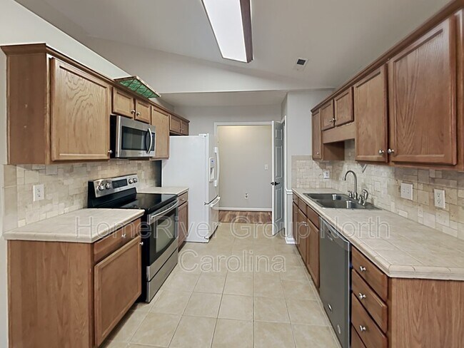 Building Photo - 108 Brighton Dr