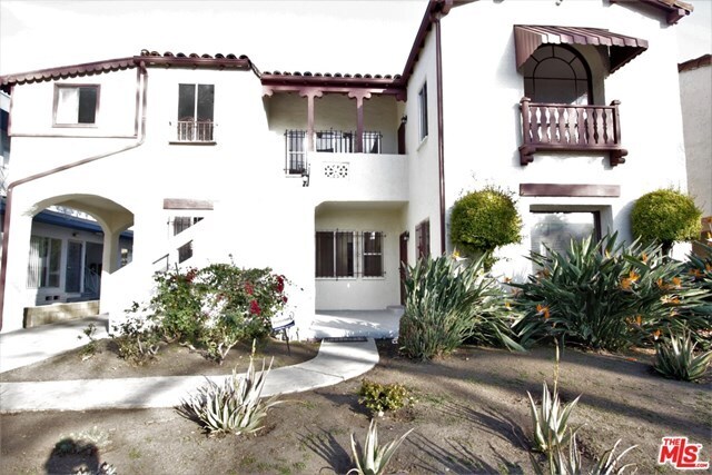 Building Photo - 820 S Holt Ave