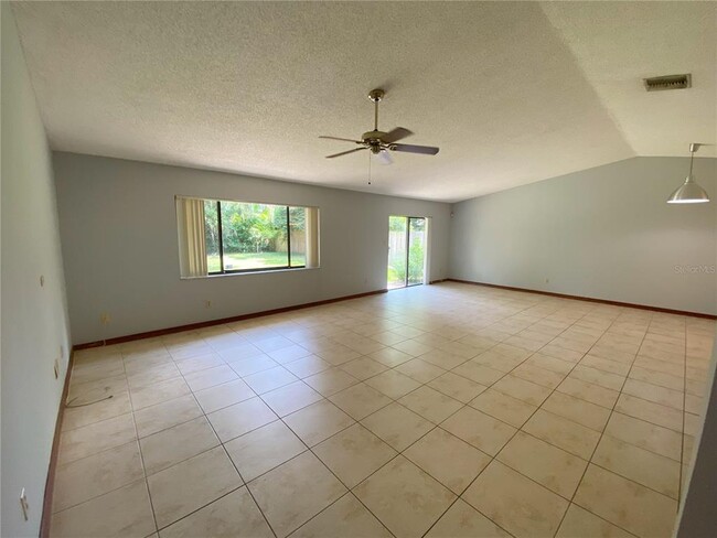 Foto del edificio - 9430 Lake Douglas Pl
