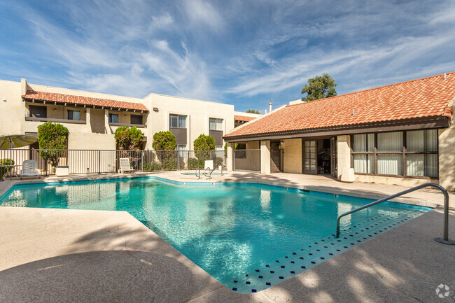 Pool - Monte Vista Apartments