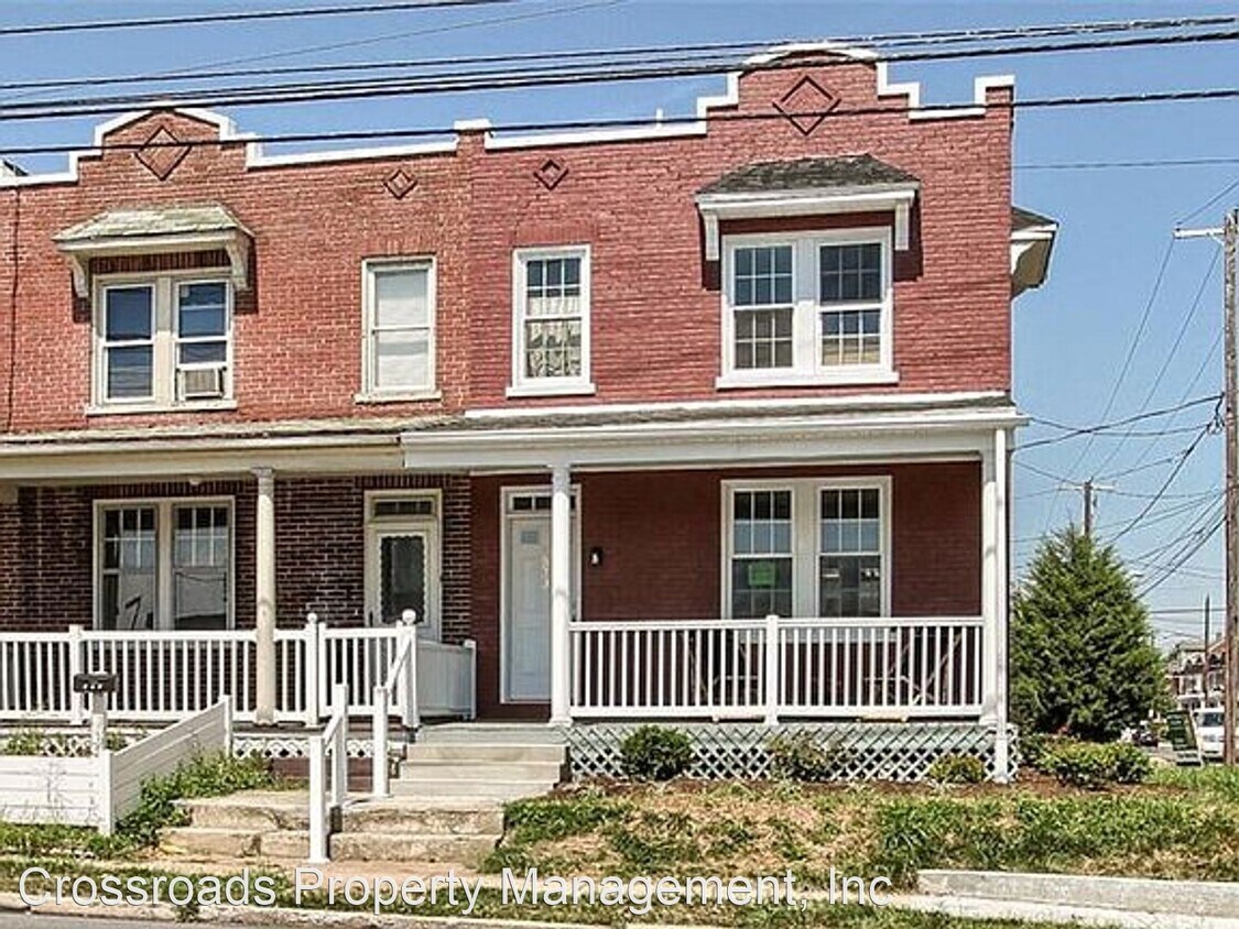 Primary Photo - 3 br, 1 bath House - 573 New Holland Avenue