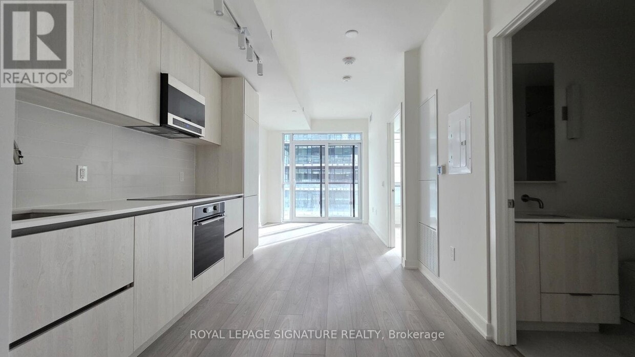 Photo principale - 120 Broadway Ave