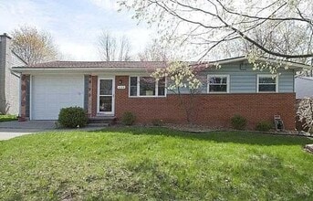 Building Photo - 660 Cloverdale Rd