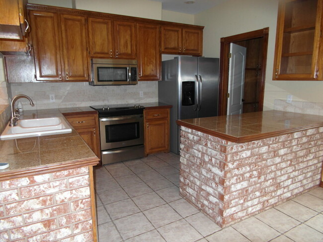 Foto del edificio - Pets Negotiable!!! NEW PICTURES COMING SOO...