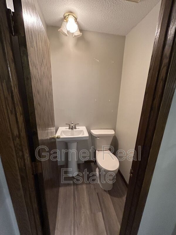 Foto del edificio - 3600 Centerwood Rd