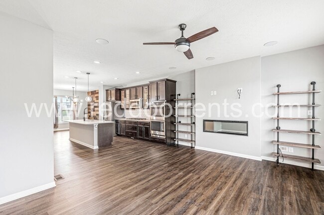 Foto del edificio - ? MOVE-IN SPECIAL: HALF OFF THE FIRST MONT...