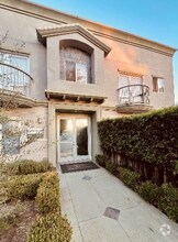 Building Photo - 6534 Balboa Blvd