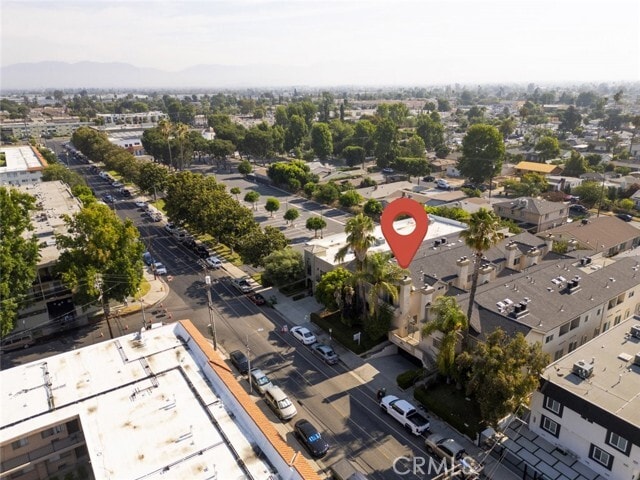 Building Photo - 7020 Lennox Ave