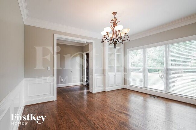 Foto del edificio - 90 Ridgewood Ln