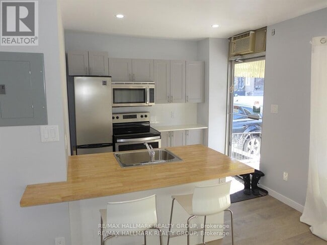 Building Photo - 15 Marier Ave