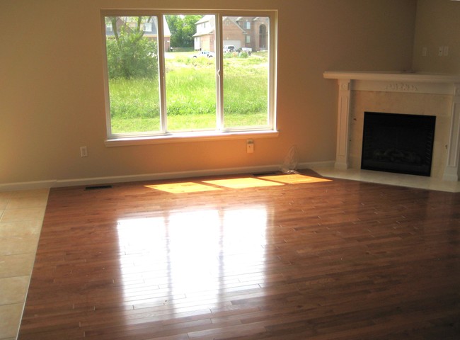 Building Photo - Amberwood Townhomes