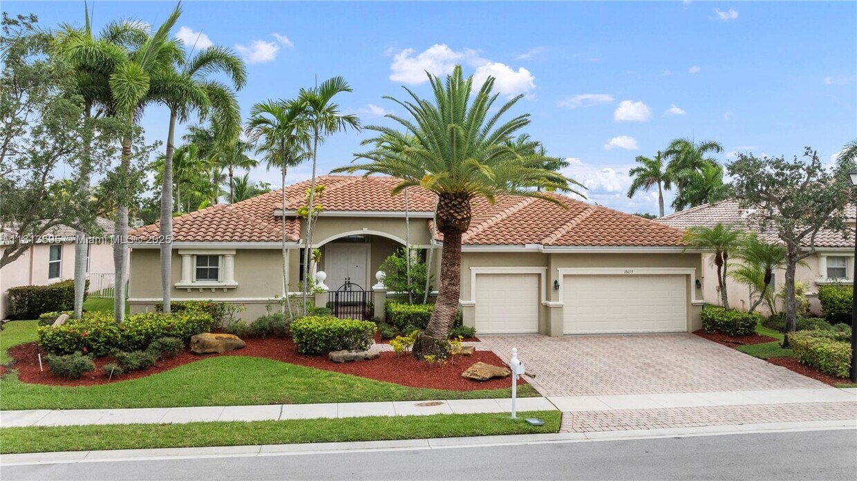 Foto principal - 18659 SW 12th St