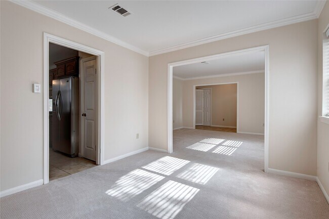 Foto del edificio - 6214 Rutherglenn Dr