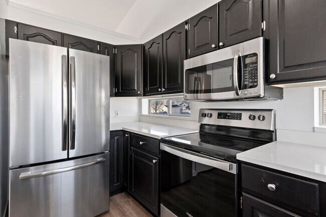 Foto del edificio - Amazing Single Family Home for Rent in Roy