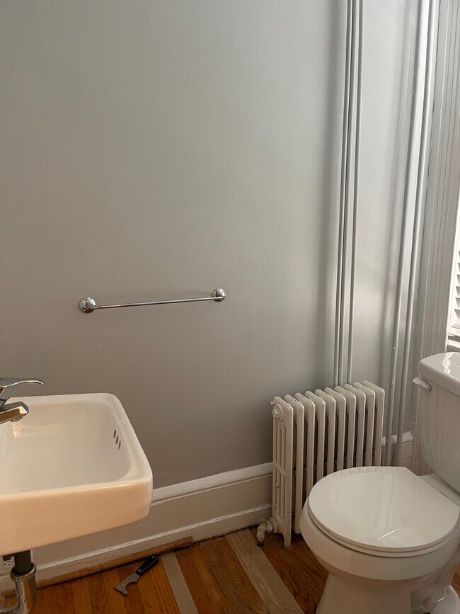 1st floor powder room - 2210 Brandywine St