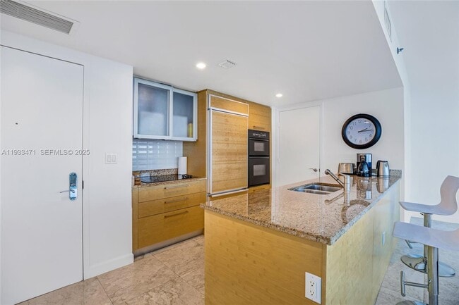 Building Photo - 1830 S Ocean Dr