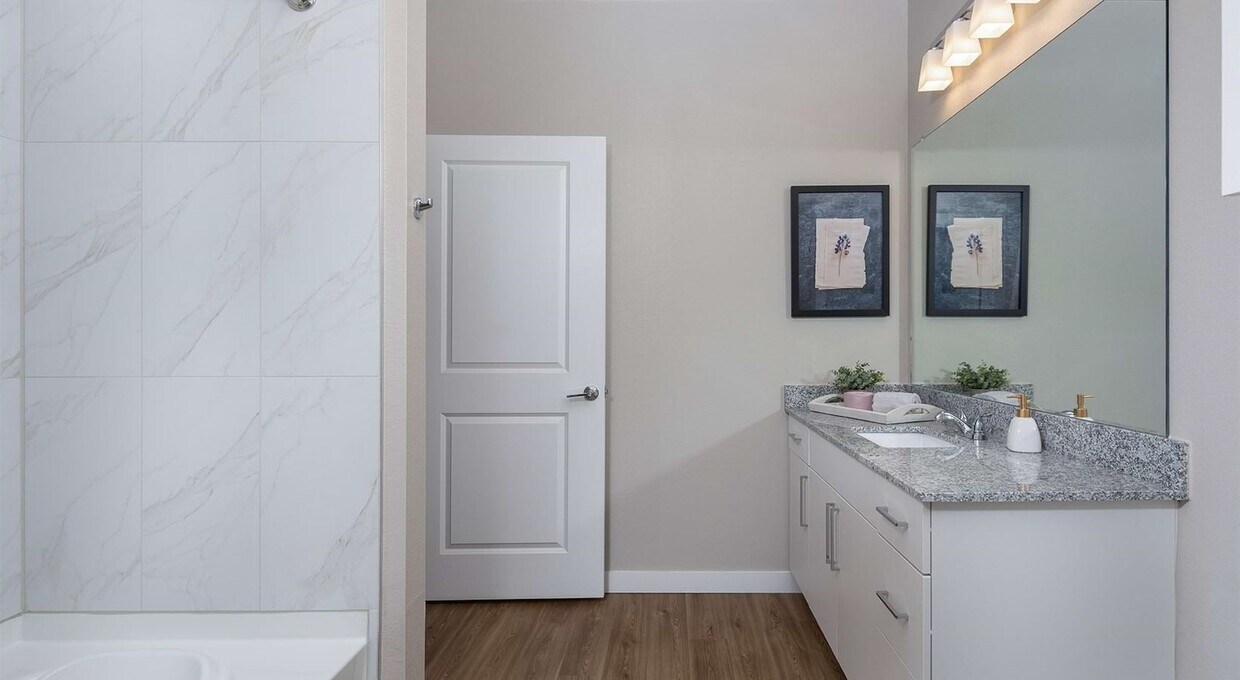Foto principal - 22540 Merchants Way