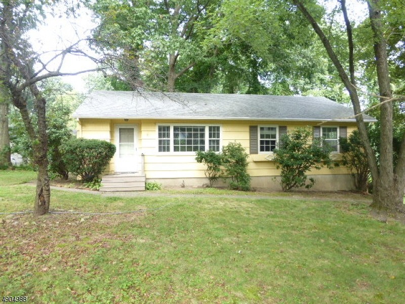 Primary Photo - 3 Ellen Dr