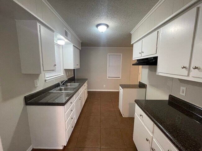 Building Photo - 5124 Craigmont Dr