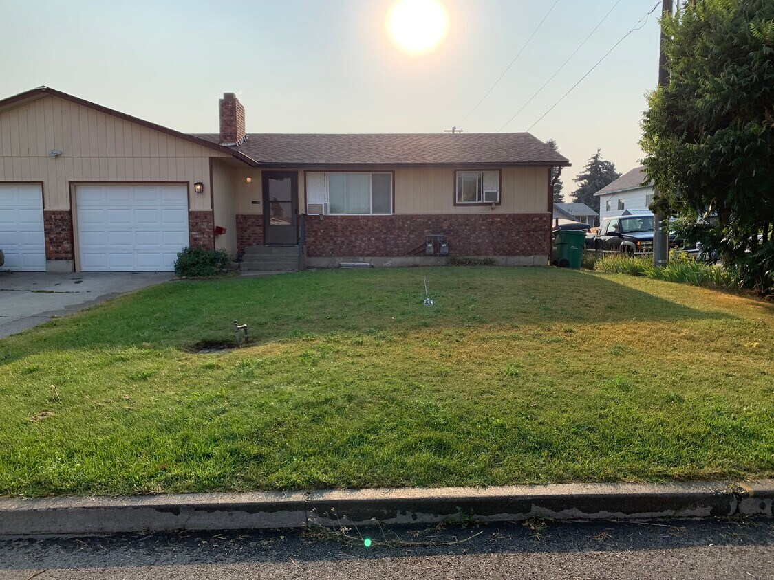 1115 N Adams Rd, Spokane Valley, WA 99216 House Rental in Spokane