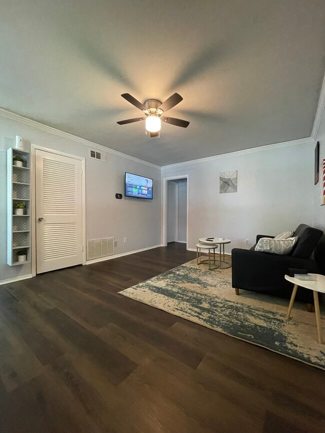 Spacious Living room - 2429 Lawrenceville Hwy Apartment