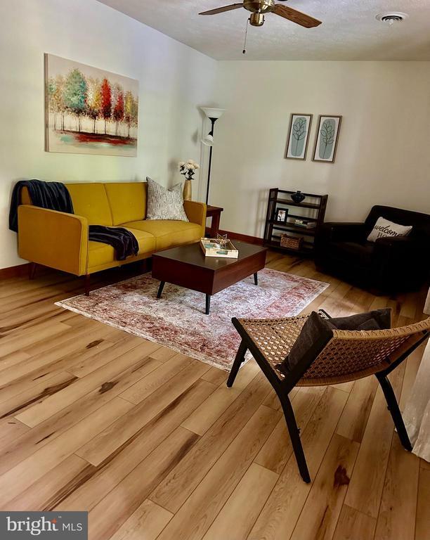 Building Photo - 15679 Edgegrove Rd