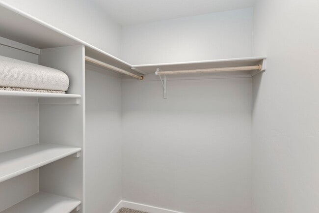 Building Photo - Charming Attached Townhome in Nampa at an Incredible Price!