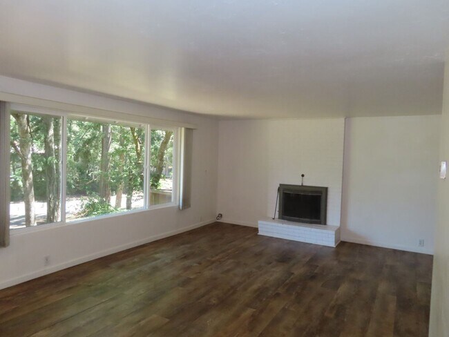 Foto del edificio - 4 br, 2 bath House - 2824 Miramonti Dr.