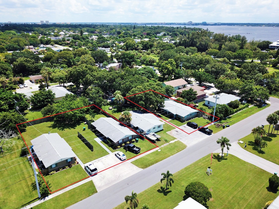 Primary Photo - The Royal Mauian Apartments