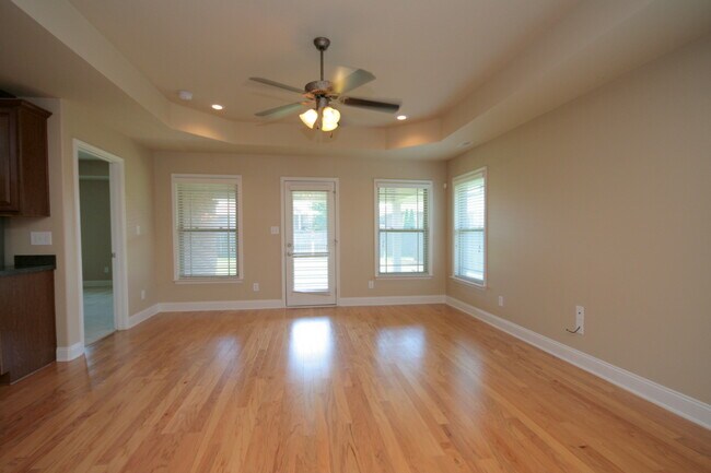 Building Photo - 239 Healey Dr