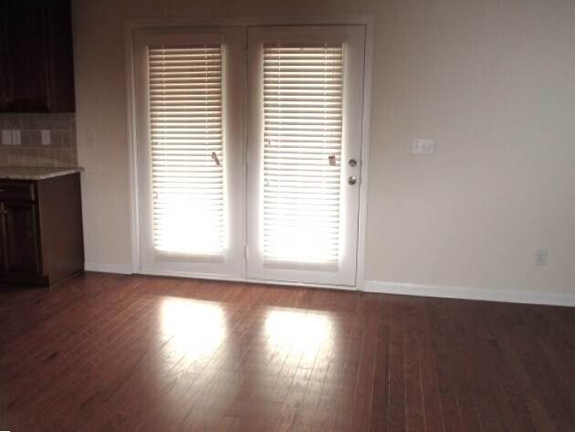 Building Photo - 307 Victoria Heights Dr