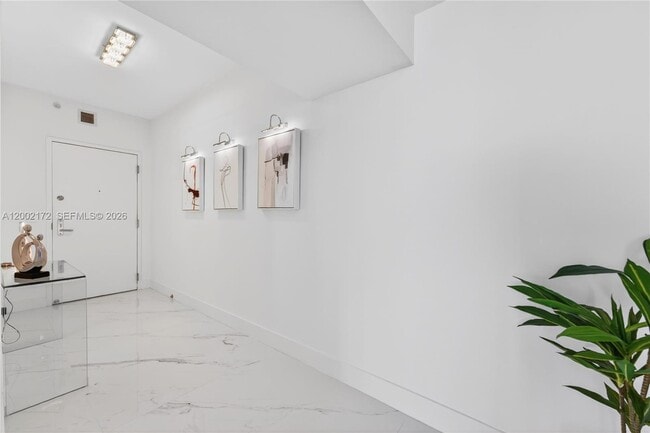 Foto del edificio - 888 Biscayne Blvd